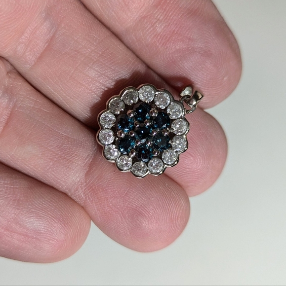 10k Blue White Diamond Pendant - Picture 4 of 7